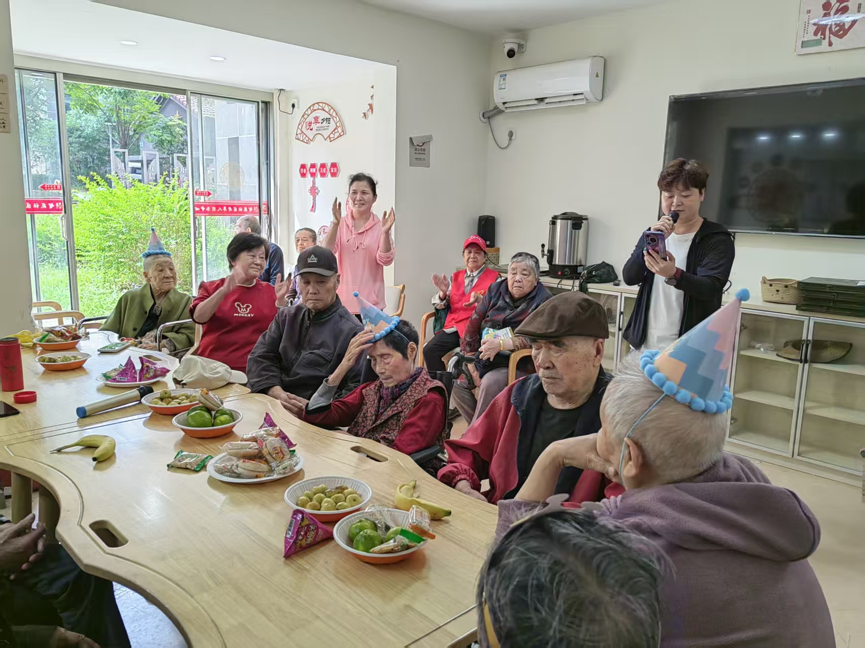 “金秋同庆，共贺生辰”：左岭街道智苑社区开展生日会活动-图片3