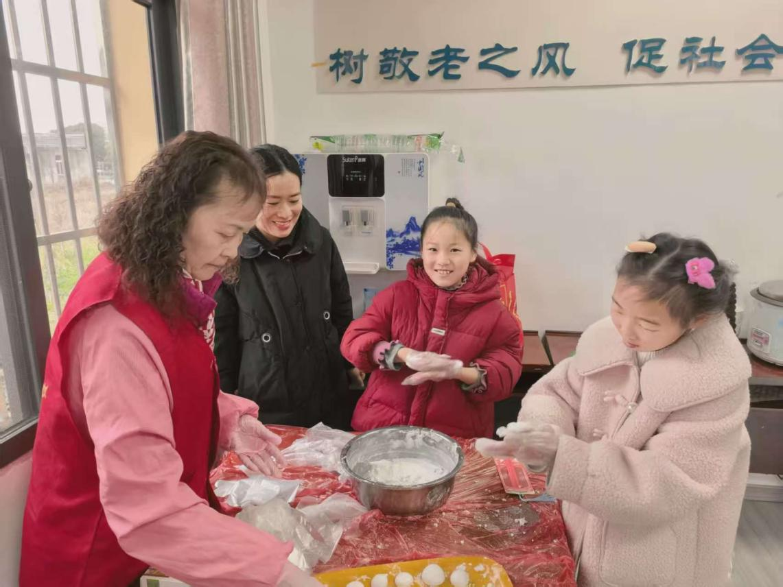 党群同心闹宵浓，老少团聚齐欢笑：华林村元宵节活动圆满落幕‌-图片1