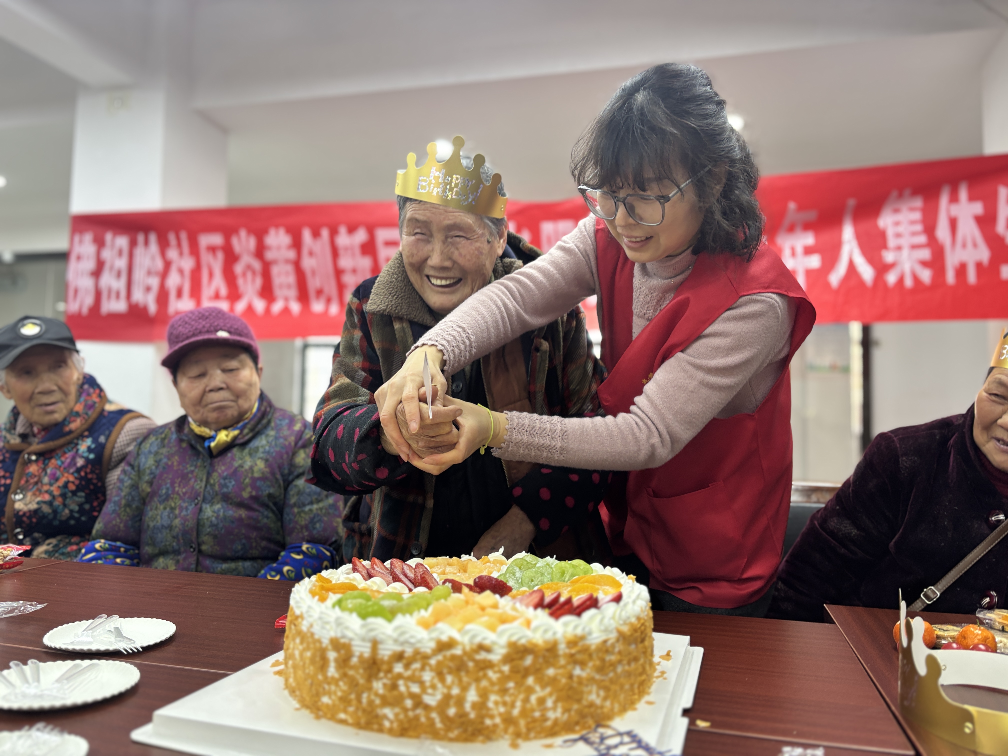 佛祖岭社区：寿比南山稻穗黄 指尖生花暖夕阳-图片3