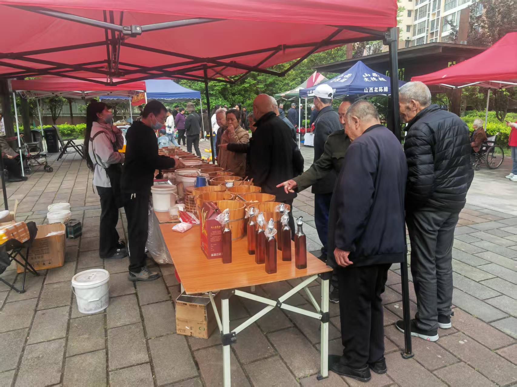 武汉市龙泉街道腾龙社区二期开展“便民嘉年华”活动-图片4